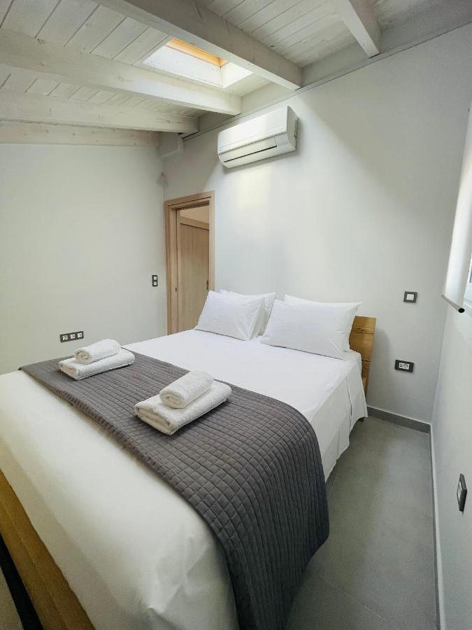 Rodelia 1 * Roda (Corfu)