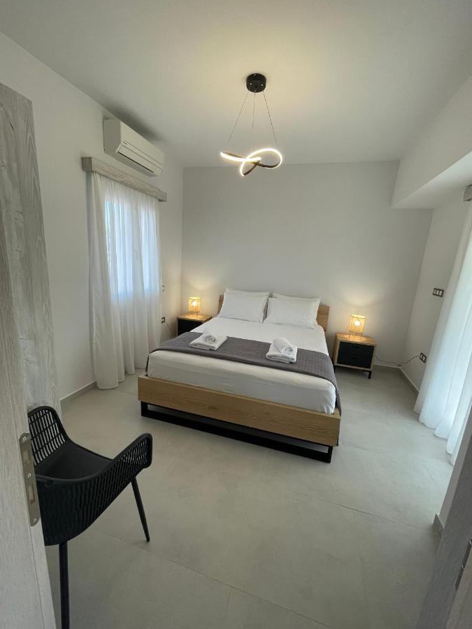 Rodelia 1 * Roda (Corfu)